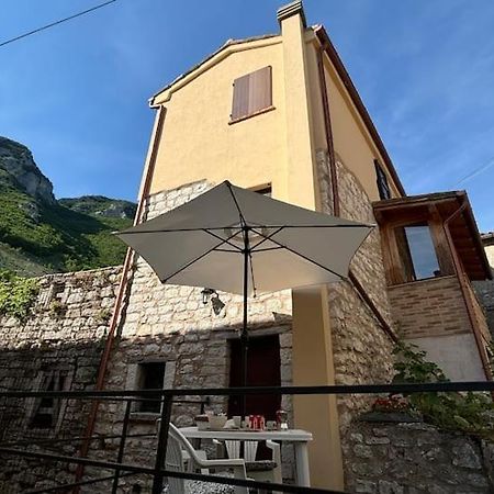 Casa Vacanze L'Arco Di Fondarca Cagli Ngoại thất bức ảnh