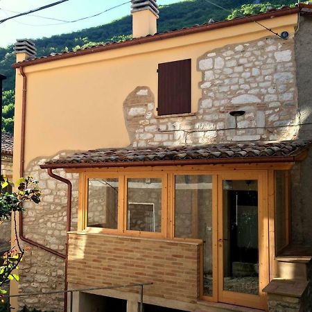 Casa Vacanze L'Arco Di Fondarca Cagli Ngoại thất bức ảnh