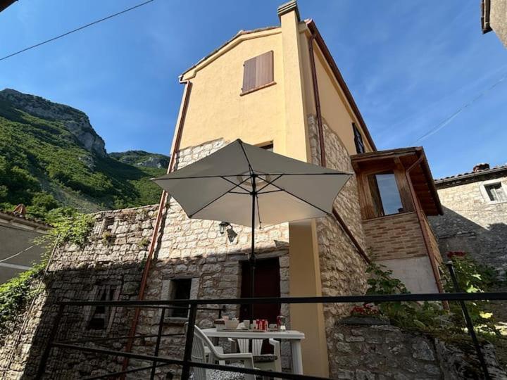 Casa Vacanze L'Arco Di Fondarca Cagli Ngoại thất bức ảnh