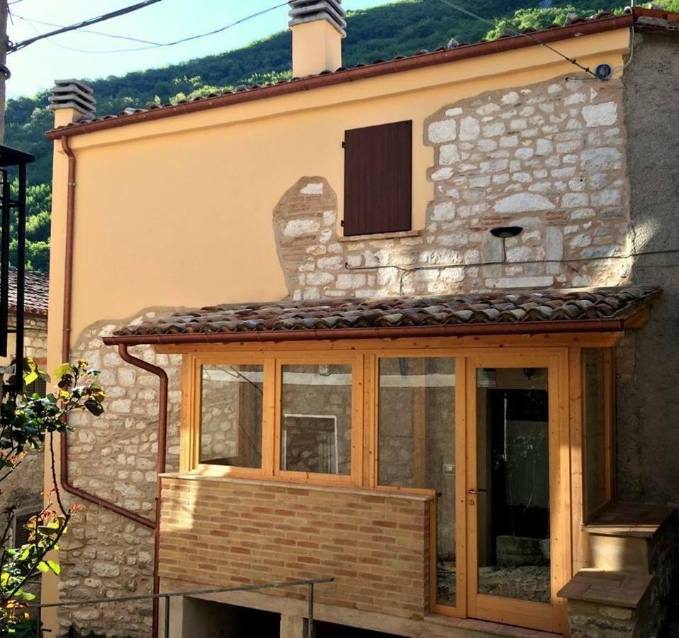 Casa Vacanze L'Arco Di Fondarca Cagli Ngoại thất bức ảnh